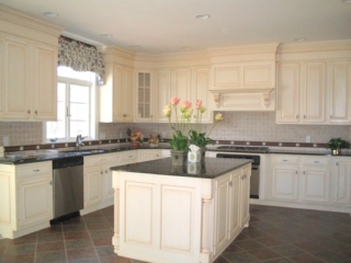 Custom Kitchen Cabinetry